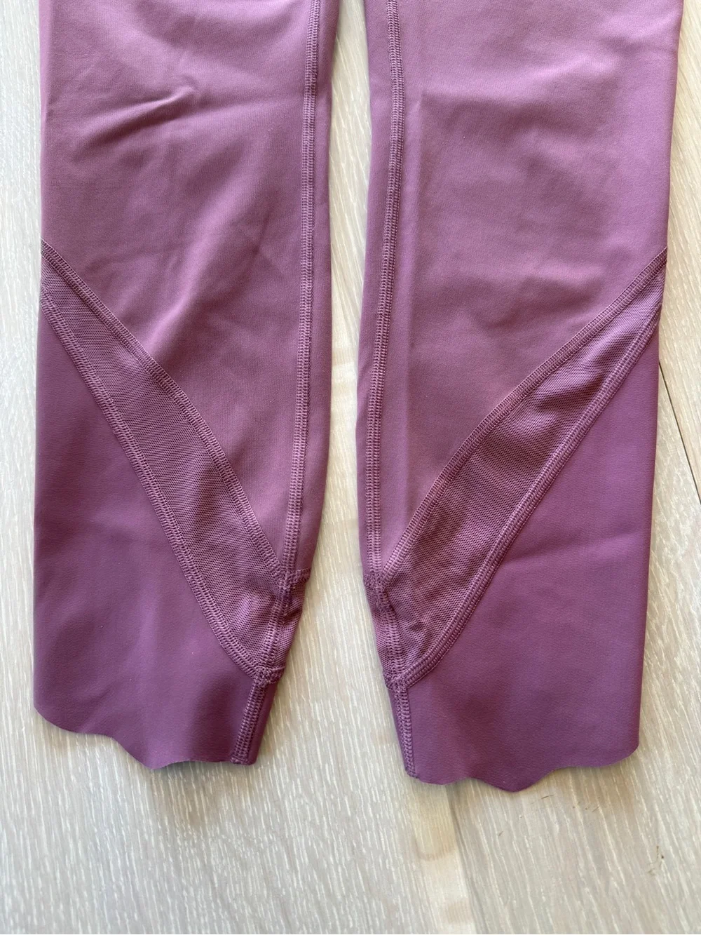 Lululemon Wunder Under Crop II Hi-Rise Scallop 24” Leggings, Plum Size 6